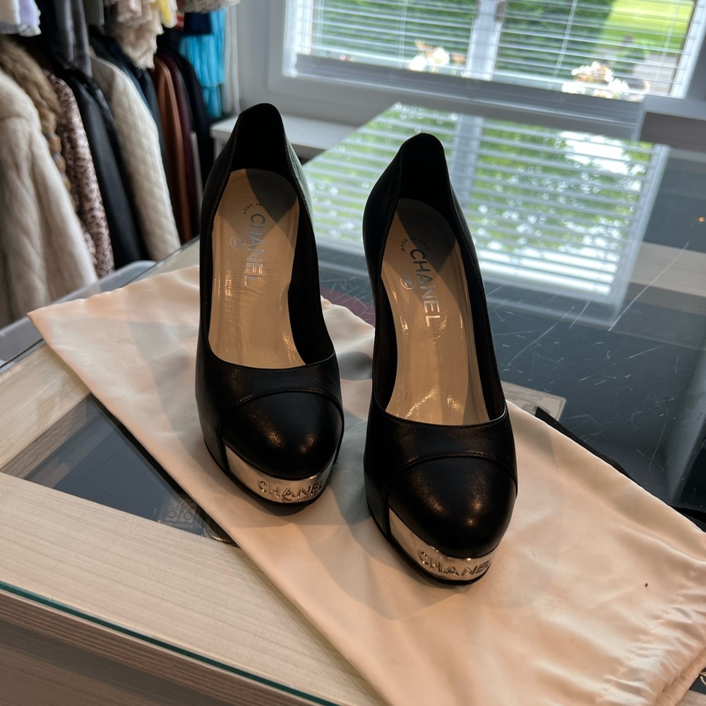 Channel shoes size 38.5